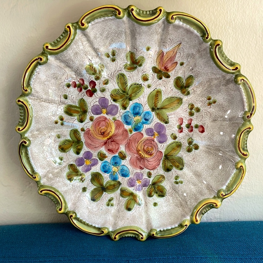 Deruta Italy majolica large centerpiece bowl/wall plate